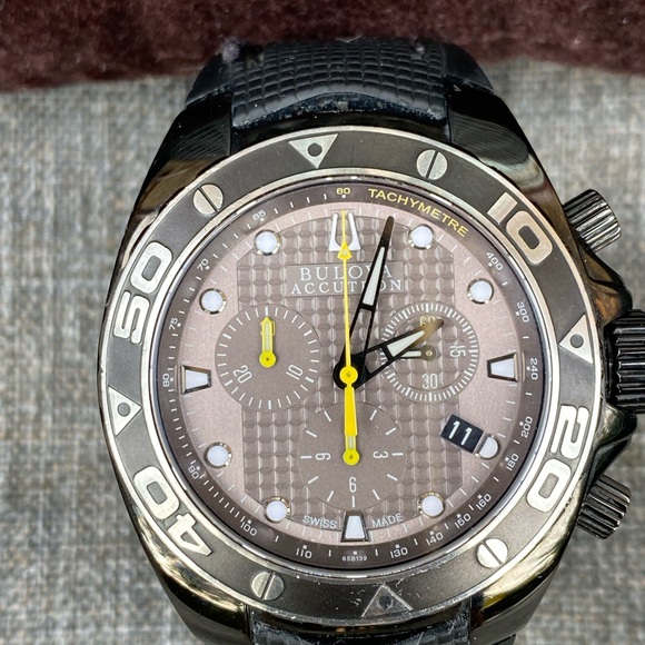 Men’s Bulova Accutron Model #65B139 Chronograph with Scuda rubber band - Picture 3 of 8